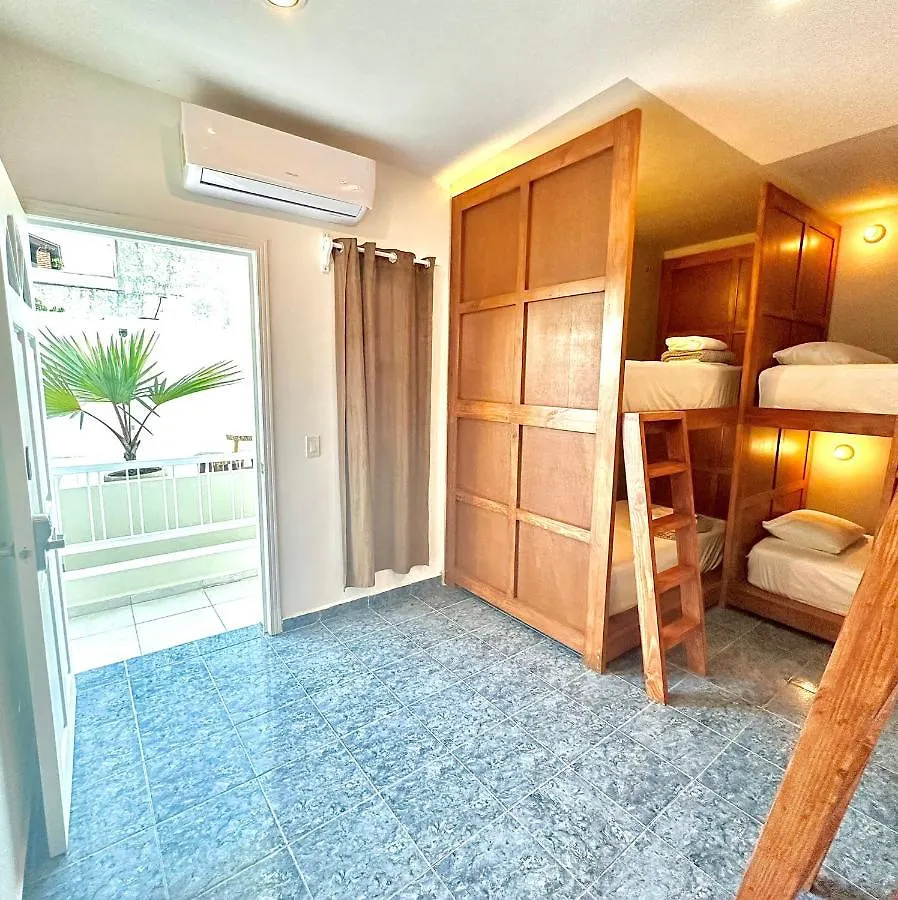 Freelance Hostel Tulum